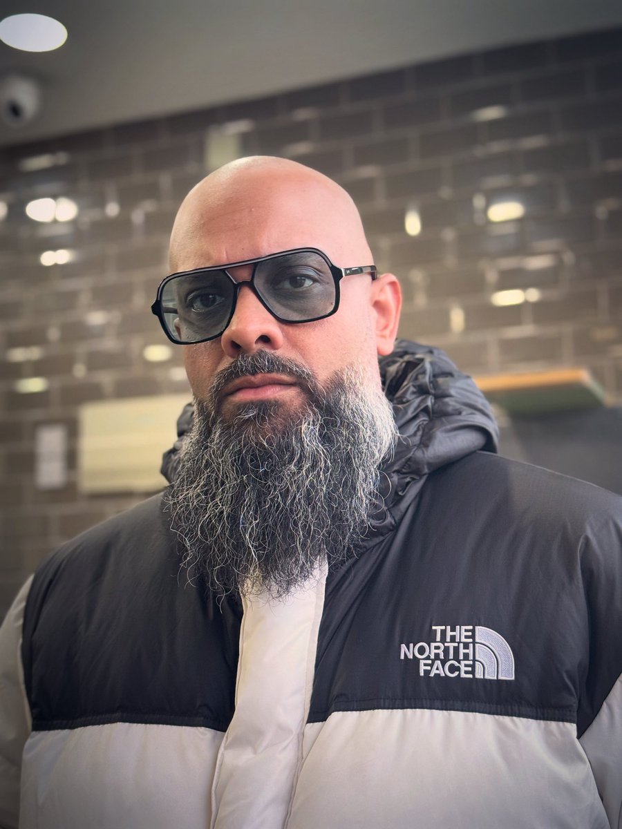 Fancied a change. Eid Mubarak from the non AI me 🫵🏽💙

P.S This app is full of ghouls. In real life, White, Black and Brown people get along. 

Muslims get along, build friendships and brotherhood and sisterhood with people. Is it perfect? Of course not. But that’s life. It’s