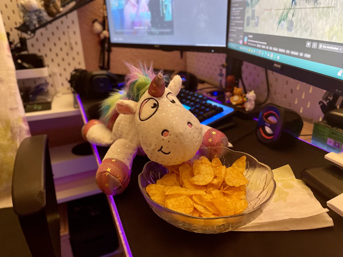 Wenn man nur mal kurz in die Küche geht um sich was zu trinken zu holen ...🙄 ... Wie mag das 🦄Hörnchen nur dahin gekommen sein? 🤔

#FamilyStorys #DontBeSoSerious