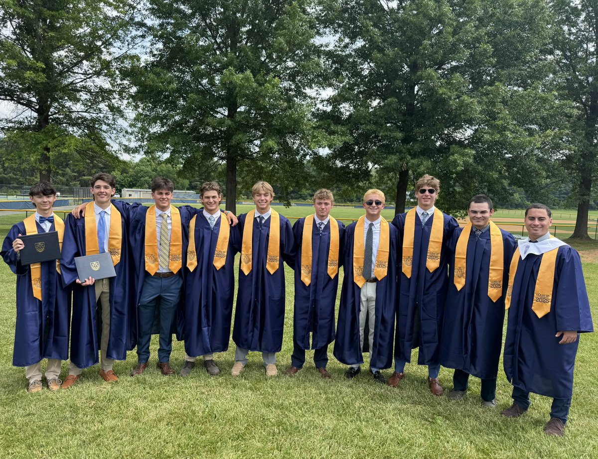 #Classof2025 🎓🏆💙💛🩵💍 #2025StateChamps <a href="/Highland_School/">Highland School</a>