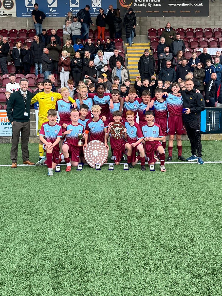 St Ninian's Football (@snhsfootball) on Twitter photo Champions of Scotland ๐
Congratulations to our <a href="/stninianshigh/">Saint Ninian's</a> S1 team who beat Boroughmuir High School 3-0 tonight to win the Scottish Cup!!
This rounds off an outstanding first season for the team, ending the season with a treble ๐๐๐#TrebleWinners
<a href="/EastRenCouncil/">East Renfrewshire</a> Champions of Scotland ๐
Congratulations to our <a href="/stninianshigh/">Saint Ninian's</a> S1 team who beat Boroughmuir High School 3-0 tonight to win the Scottish Cup!!
This rounds off an outstanding first season for the team, ending the season with a treble ๐๐๐#TrebleWinners
<a href="/EastRenCouncil/">East Renfrewshire</a>