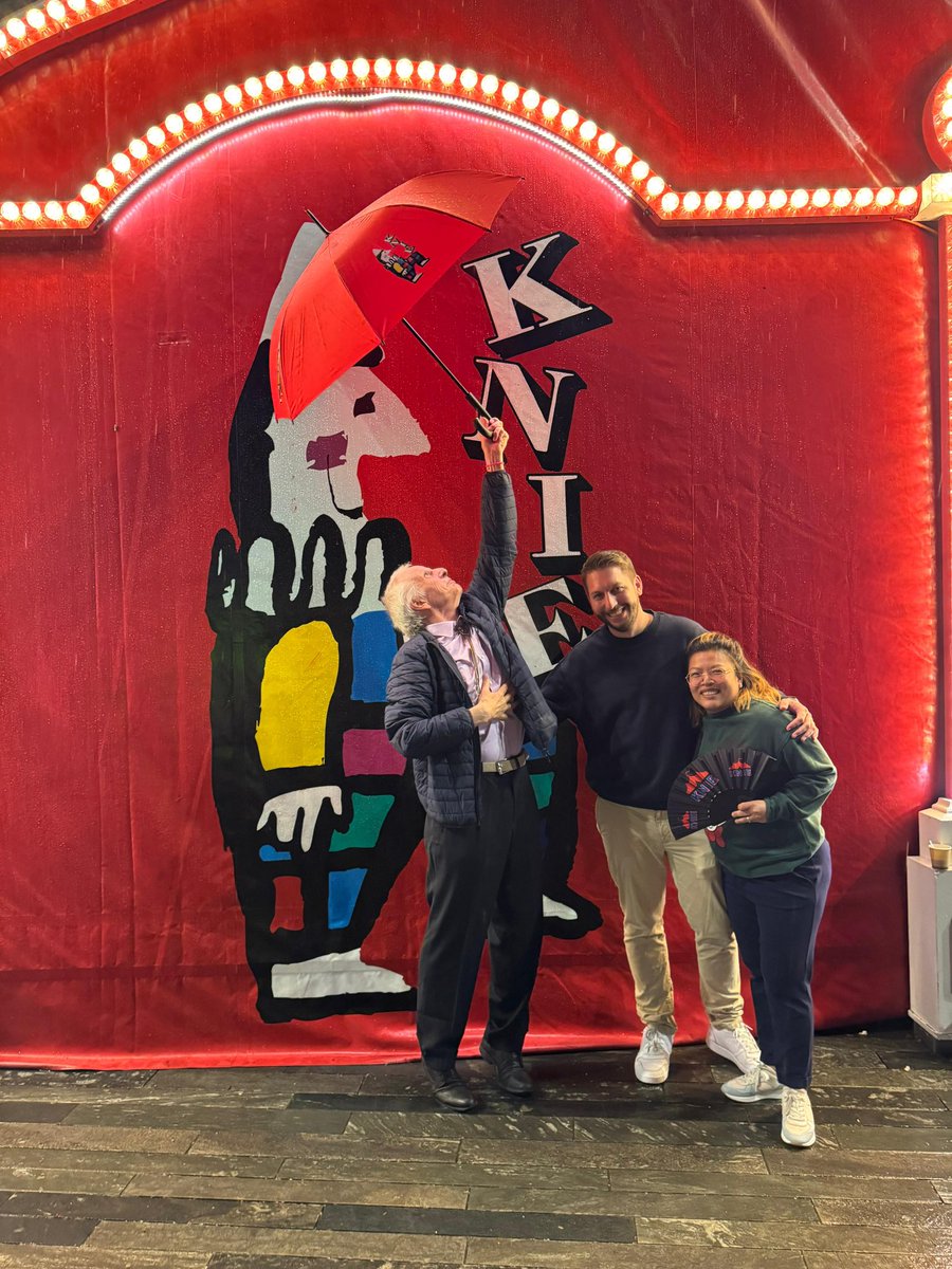 🌌🌌DANKE #CIRCUS_KNIE
Ihr sind+bleibt Nummer
✨✨✨✨✨1️⃣✨✨✨✨✨
Dankeschön
Schwiegertochter Nui &amp;
Sohnemann Timothy
für den schönen Abend