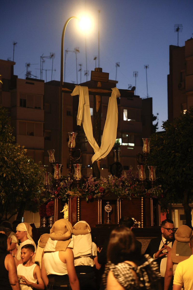 📸 Detalles que nos ha dejado la procesión de la Cruz de Mayo organizada por nuestro <a href="/GJSanPablo/">GJSanPablo</a> en la tarde de hoy. #SomosSanPablo