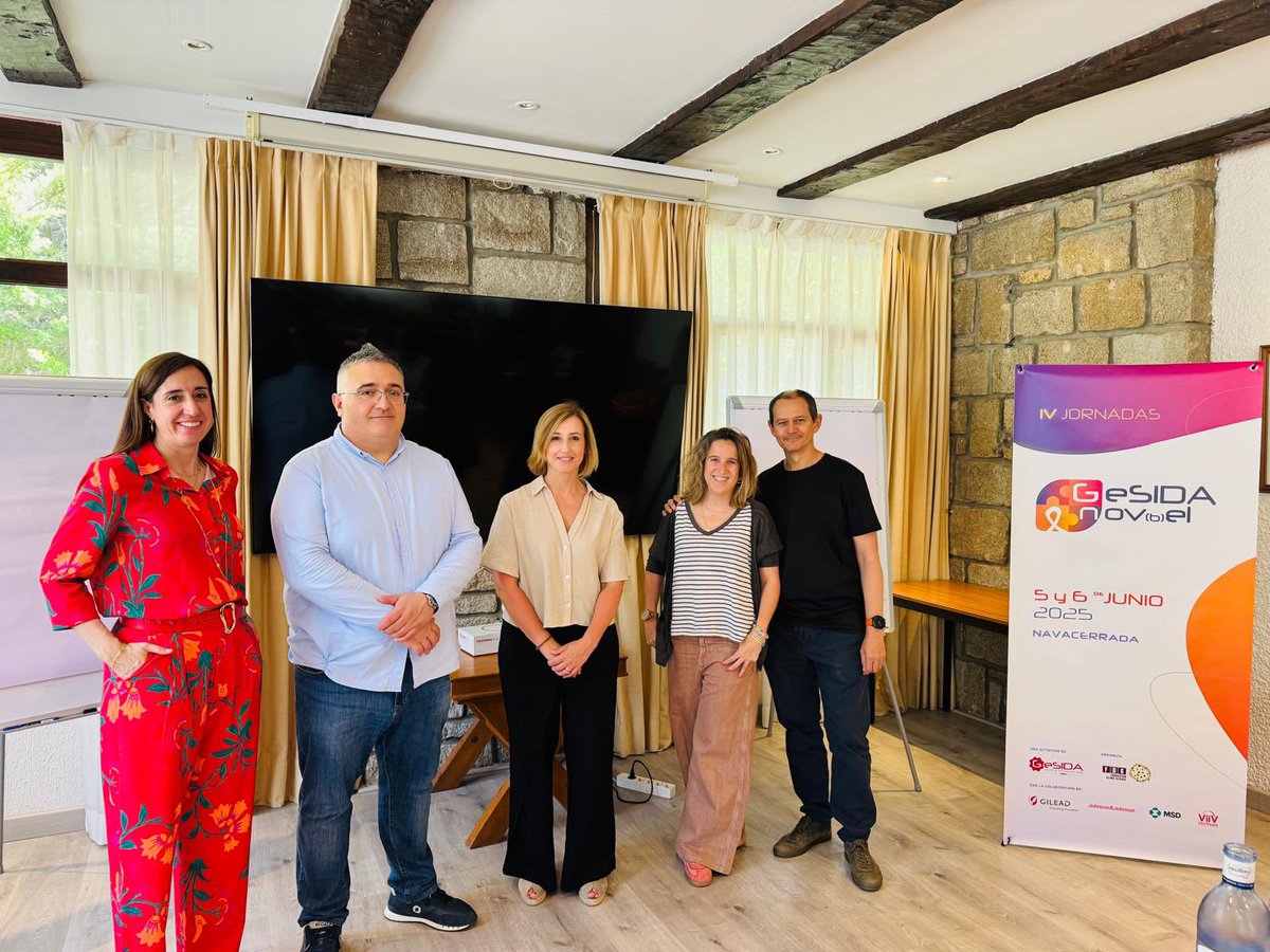 Gracias a todas las personas que han hecho posible la IV Jornada GeSIDA Nov(b)el, celebrada en Navacerrada y que ha profundizado en cuestiones como salud mental, chemsex o manejo de datos ómicos. Una oportunidad para avanzar juntos en una mejor atención a las personas con VIH.