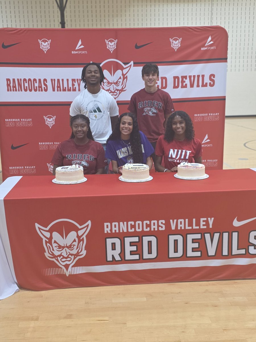 Congratulations to our college signees! 

⚪️ Kendra Green - Rider University 
🔴 Cecilia King - James Madison University 
⚪️ Aniya Wilkins - New Jersey Institute of Technology 
🔴 Dayquan Williams - New Jersey City University 
⚪️ Christopher Gray - Rider University