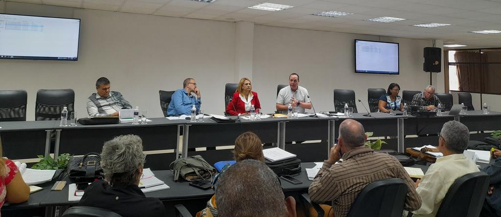 ⚕ Con la presencia de <a href="/japortalmiranda/">José Angel Portal Miranda</a> directivos del sector evalúan: 
 ✅ Cumplimento de la implementación de las transformaciones en la Atención Primaria de Salud.
✅Comportamiento del programa nacional de la actividad quirúrgica.
✅Situación del Programa Nacional de Sangre.