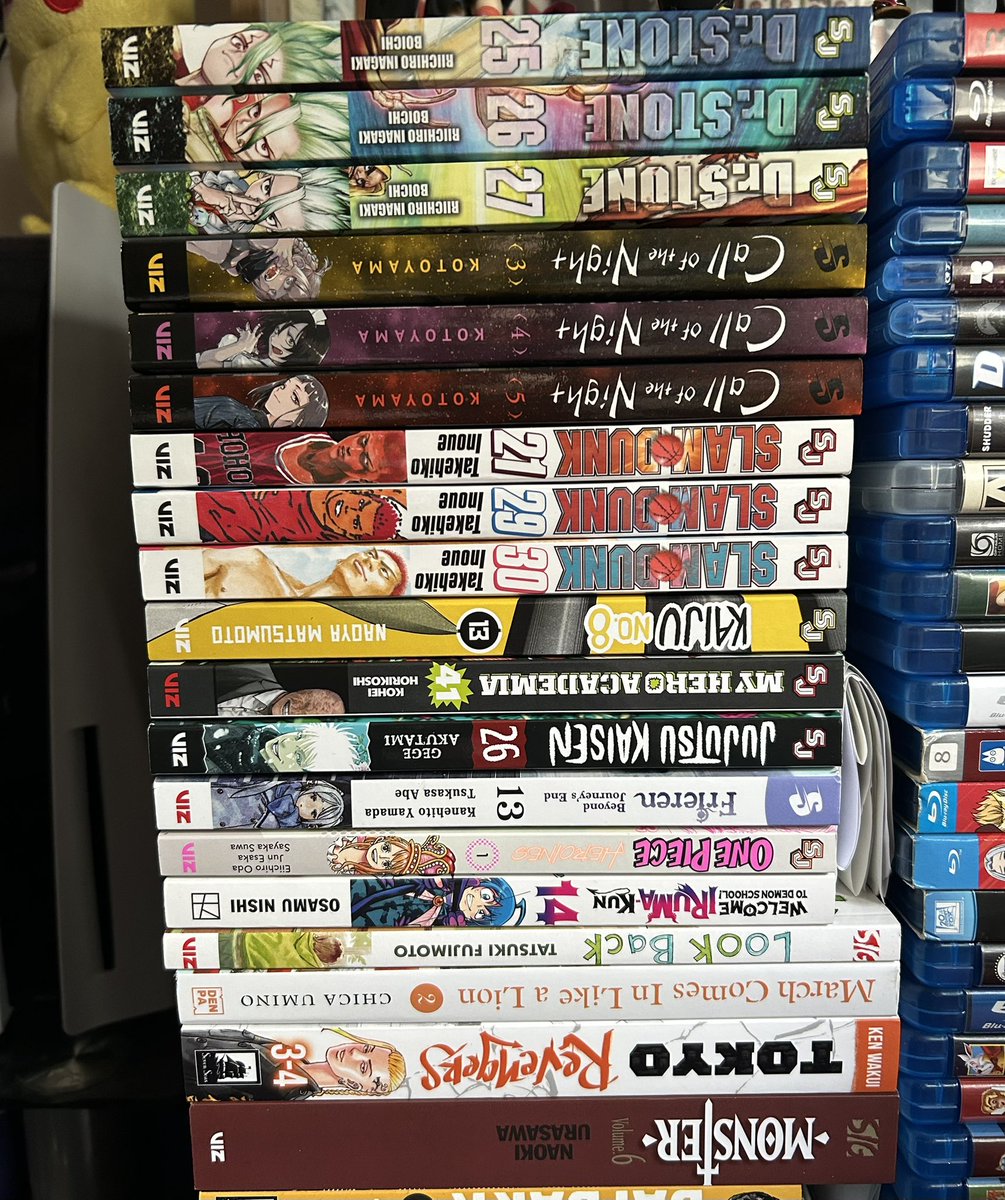 LukeRW1995's tweet image. I love going shopping in London, always come back in a great mood 🥳🥳 #forbiddenplanet @ForbiddenPlanet #foyles @Foyles #fopp @FOPPofficial #manga #bluray