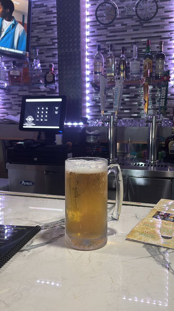 Happy Friday, Fresh out of Rehab #goodtobeback #BallUpTop