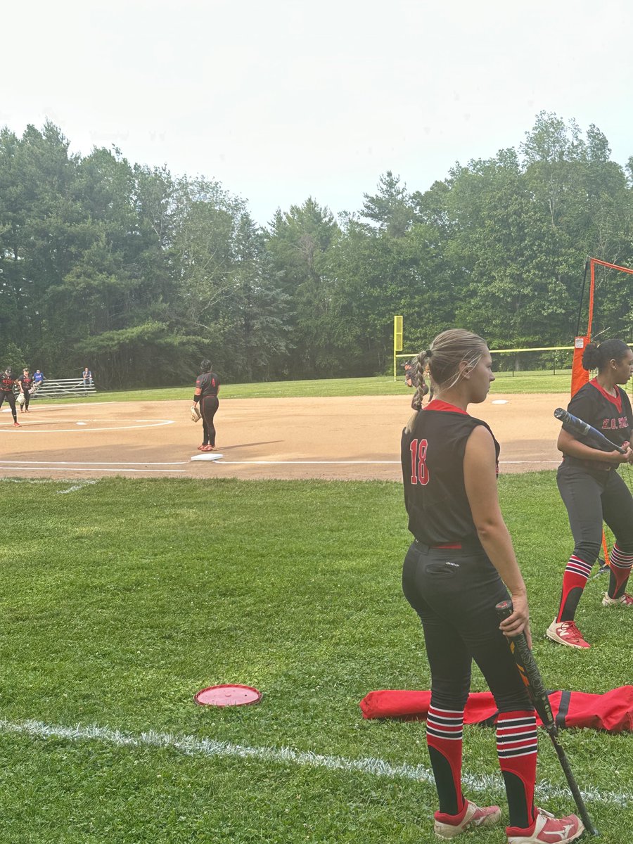 FanGaels's tweet image. Could get tough to tell teams apart in this game. In this photo Masuk Panther on field in red and black. EO Smith Panther player in foreground in…you guessed it…red and black ! #ctsb