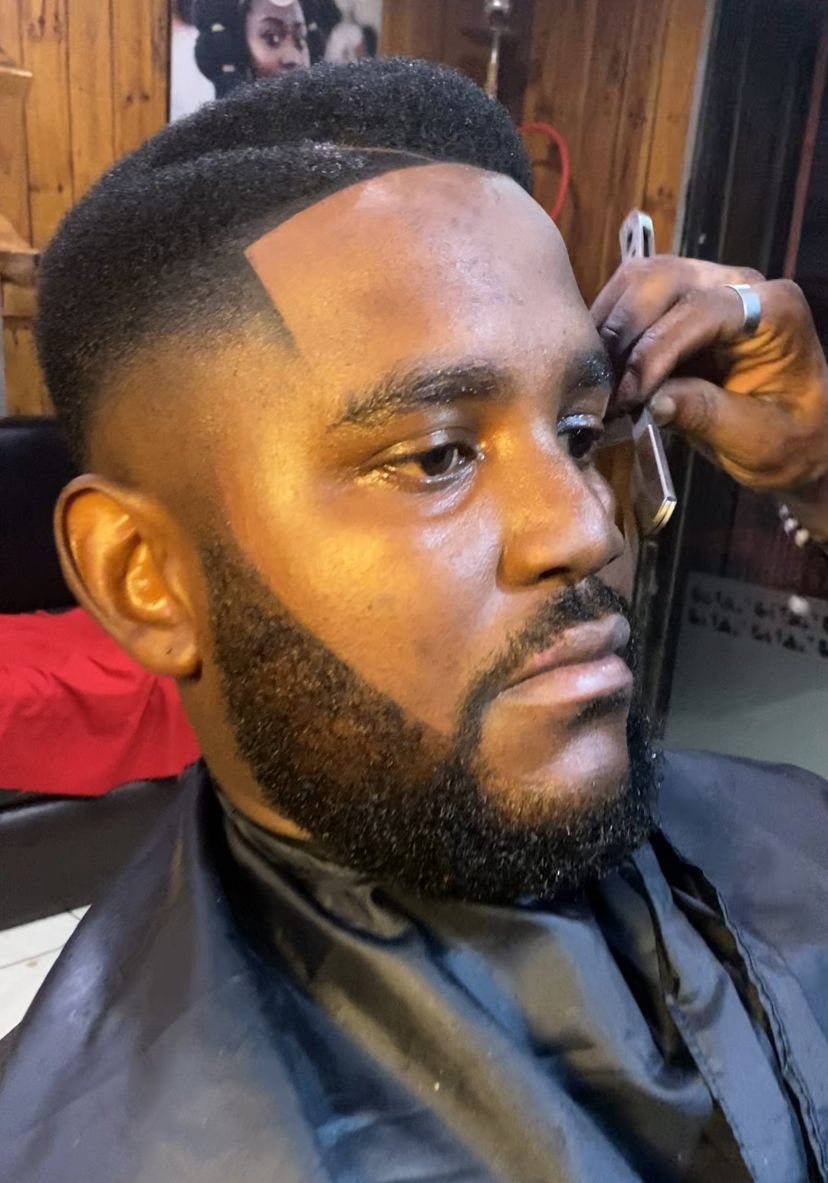 LincolnMachaba's tweet photo. The Perfect Choice 👌 ✅️
#FirstCUT 💚
📍Zanj Salon is located on FREEDOM DRIVE, Ivory Park, South Africa 🇿🇦 https://t.co/dUOmT0FmgN