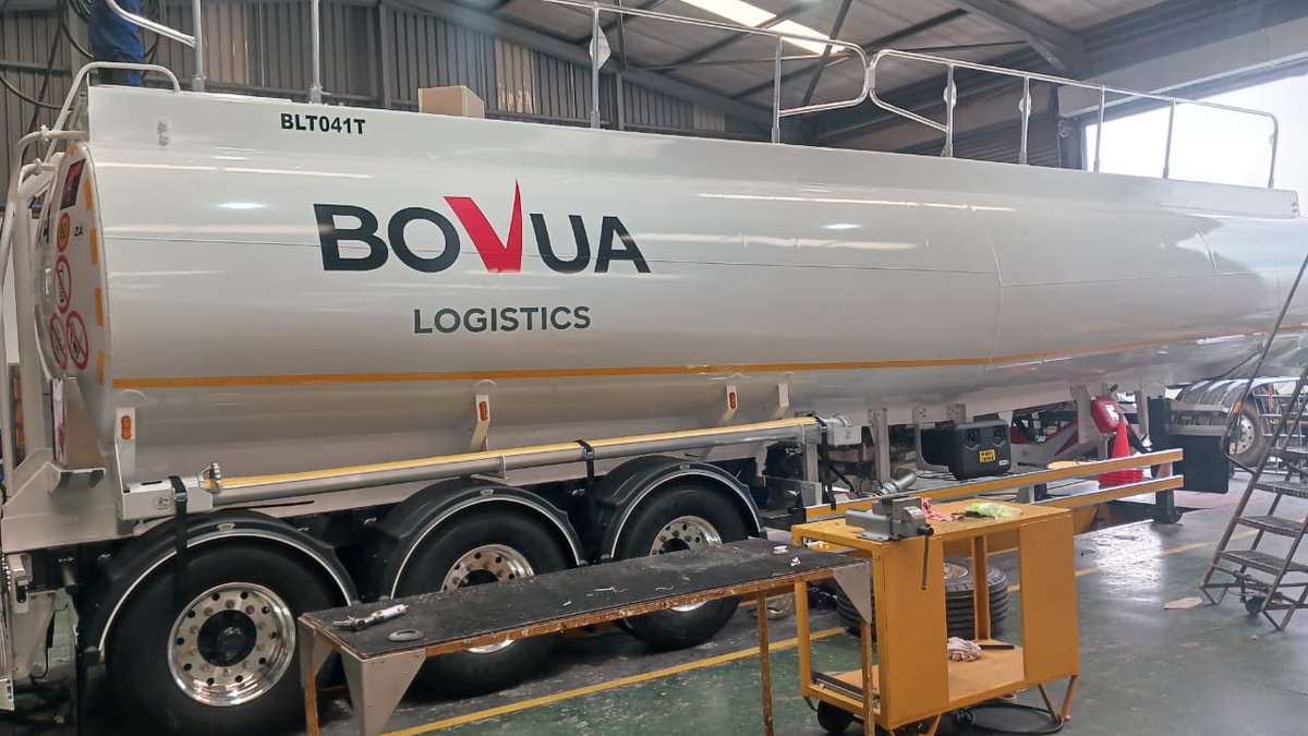 sharp_focusm's tweet image. #LOrealParisTHWorthItxBecky  Tanker branding