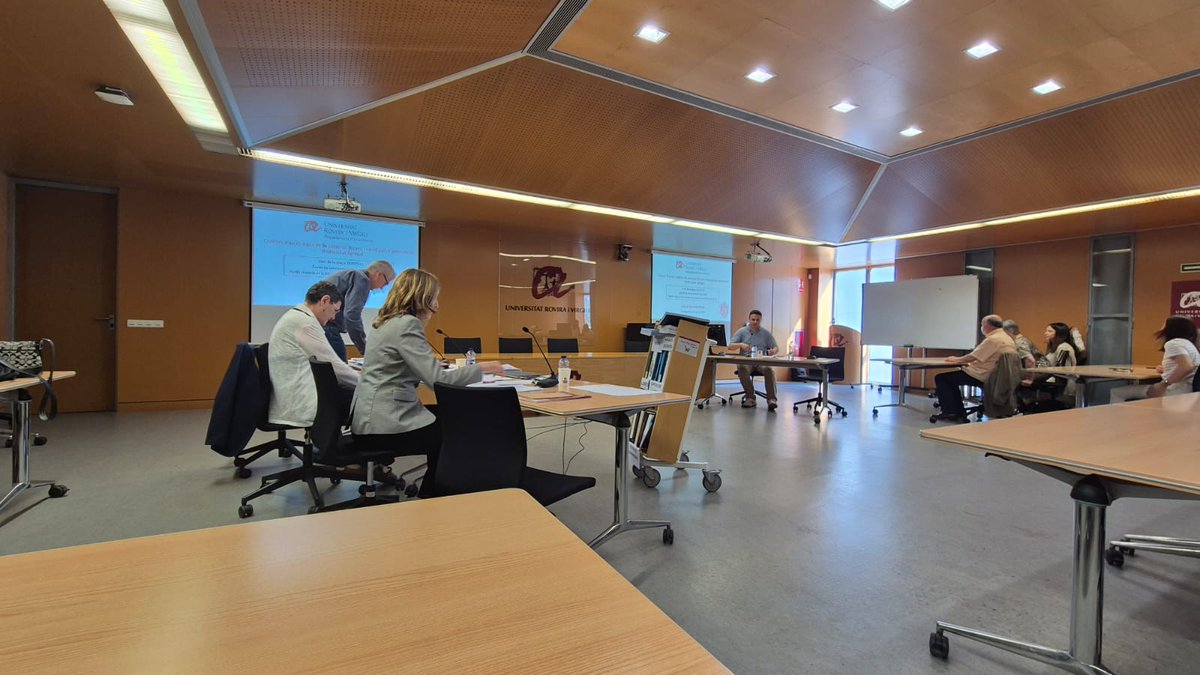 jbarceloprats's tweet image. Avui he superat el concurs per accedir a una plaça de professor agregat al Departament d&apos;Infermeria de la @universitatURV. Molt agraït a totes les persones que m&apos;han acompanyat durant l&apos;acte de defensa i feliç per haver aconseguit l&apos;objectiu.