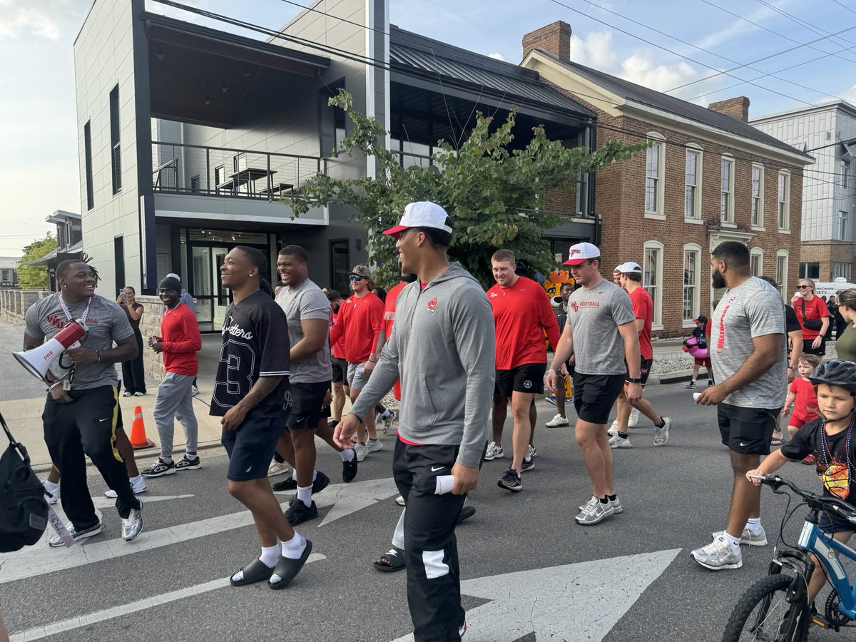 Justin Brown, MAT (@coachjbrown11) on Twitter photo Our guys had a great time being part of the <a href="/duncanhinesdays/">Duncan Hines Days</a> Summer Stroll & Roll Parade
<a href="/WKUFootball/">WKU Football</a> | <a href="/HilltopperCLIMB/">The Hilltopper CLIMB</a> | #BGFamily | #TopsTogether | #GivingBack | #GoTops Our guys had a great time being part of the <a href="/duncanhinesdays/">Duncan Hines Days</a> Summer Stroll & Roll Parade
<a href="/WKUFootball/">WKU Football</a> | <a href="/HilltopperCLIMB/">The Hilltopper CLIMB</a> | #BGFamily | #TopsTogether | #GivingBack | #GoTops