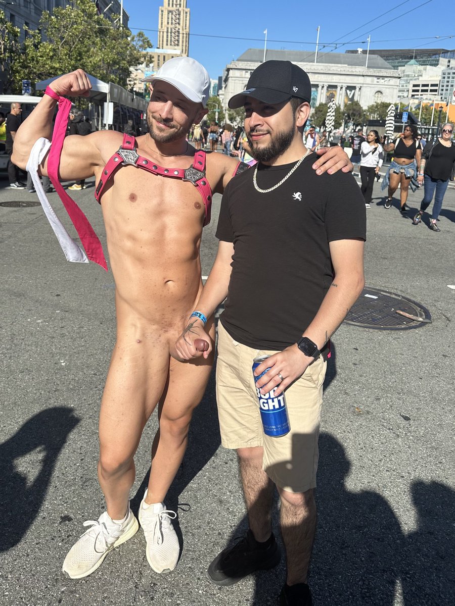 San Francisco Gay Pride is almost here! Who’s excited? 👅

#gaypride #publicnudity #teamexhib