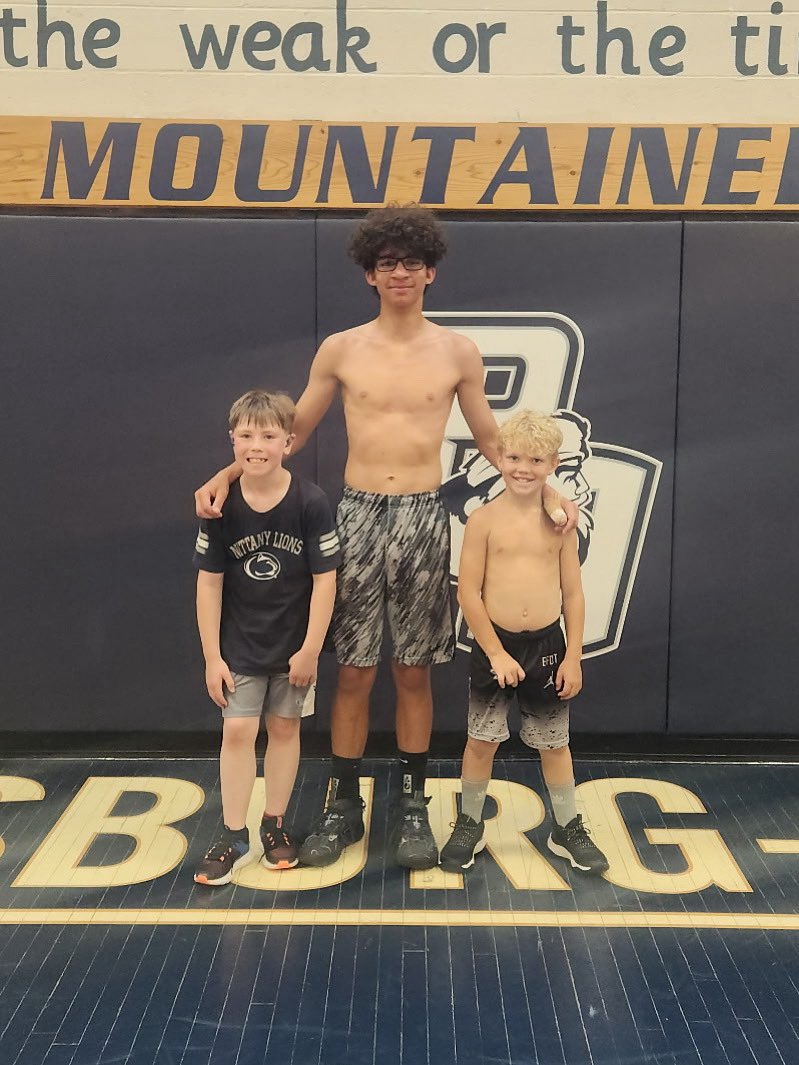 Mountie basketball tweet media