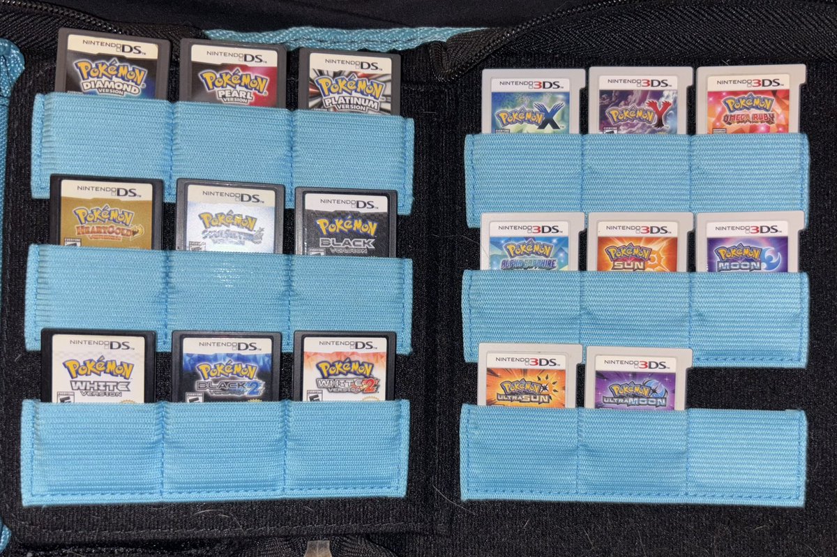 PatDynamite's tweet image. All Pokemon DS/3DS games 🧨🧨🧨
(excluding spin offs)
Collection complete 😮💨