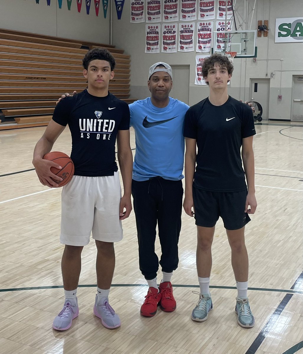 Columbus Catholic Sailors (@sailorboysbball) on Twitter photo Iron sharpening Iron today after our workout. Thank you <a href="/MrMeeks10/">Marcus Meeks</a> for working with Amani R. & Eli E. Those two Sailors are poised for a big senior season. #SailorGang🏀⚓️ #LDAU <a href="/CVCS_CHSAlumni/">Columbus HS Alumni</a> Iron sharpening Iron today after our workout. Thank you <a href="/MrMeeks10/">Marcus Meeks</a> for working with Amani R. & Eli E. Those two Sailors are poised for a big senior season. #SailorGang🏀⚓️ #LDAU <a href="/CVCS_CHSAlumni/">Columbus HS Alumni</a>