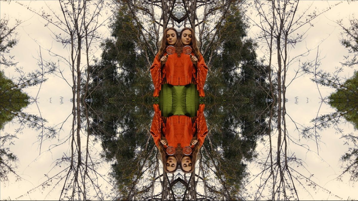 28. Uçan Süpürge Uluslararası Kadın Filmleri Festivali (<a href="/ucansupurgefest/">Uçan Süpürge Uluslararası Kadın Filmleri Festivali</a>) vesilesiyle bir araya geldiğimiz Ceylan Özgün Özçelik (<a href="/EnHeyecanliYeri/">En Heyecanlı Yeri FİLM</a>) ile "Hiçbir Şey Normal Değil" filminin yapım sürecini ve yaratıcı yaklaşımını konuştuk. 

Röportaj için; rb.gy/y2qp31