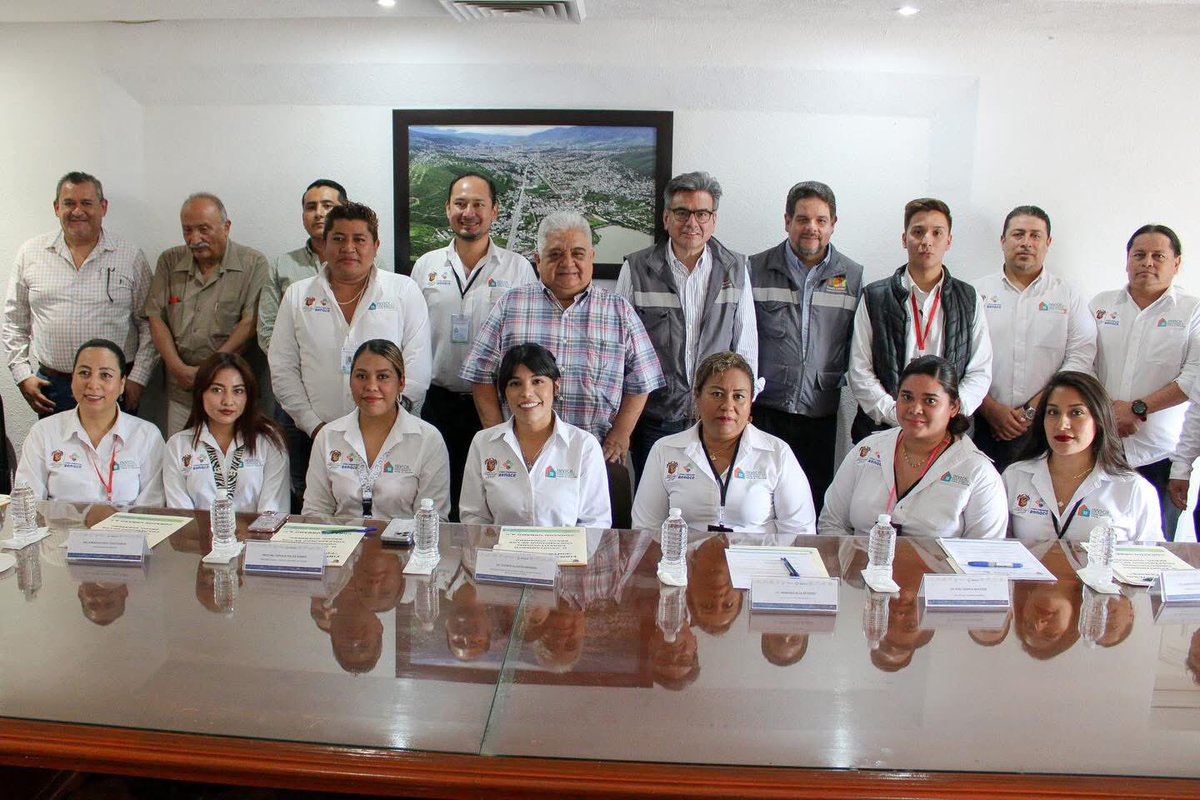 🎨 Corazón Urbano firma  convenio con el @Gob_Chilpancingo para trabajar el programa “Pinta y Renace”
Juntos, transformamos fachadas y fortalecemos el tejido social.
💪 ¡Chilpancingo se llena de color, dignidad y esperanza!
#ChilpancingoRenace #CorazónUrbano