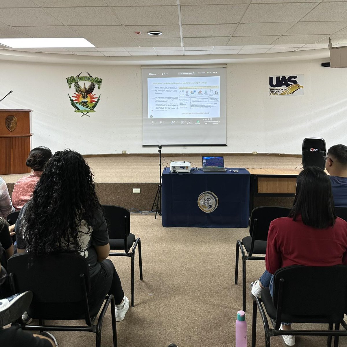 Alumnos del PCI en el seminario "Machine Learning for Energy: Application and Scope" impartido por el Dr. Rajesh Roshan Biswal.