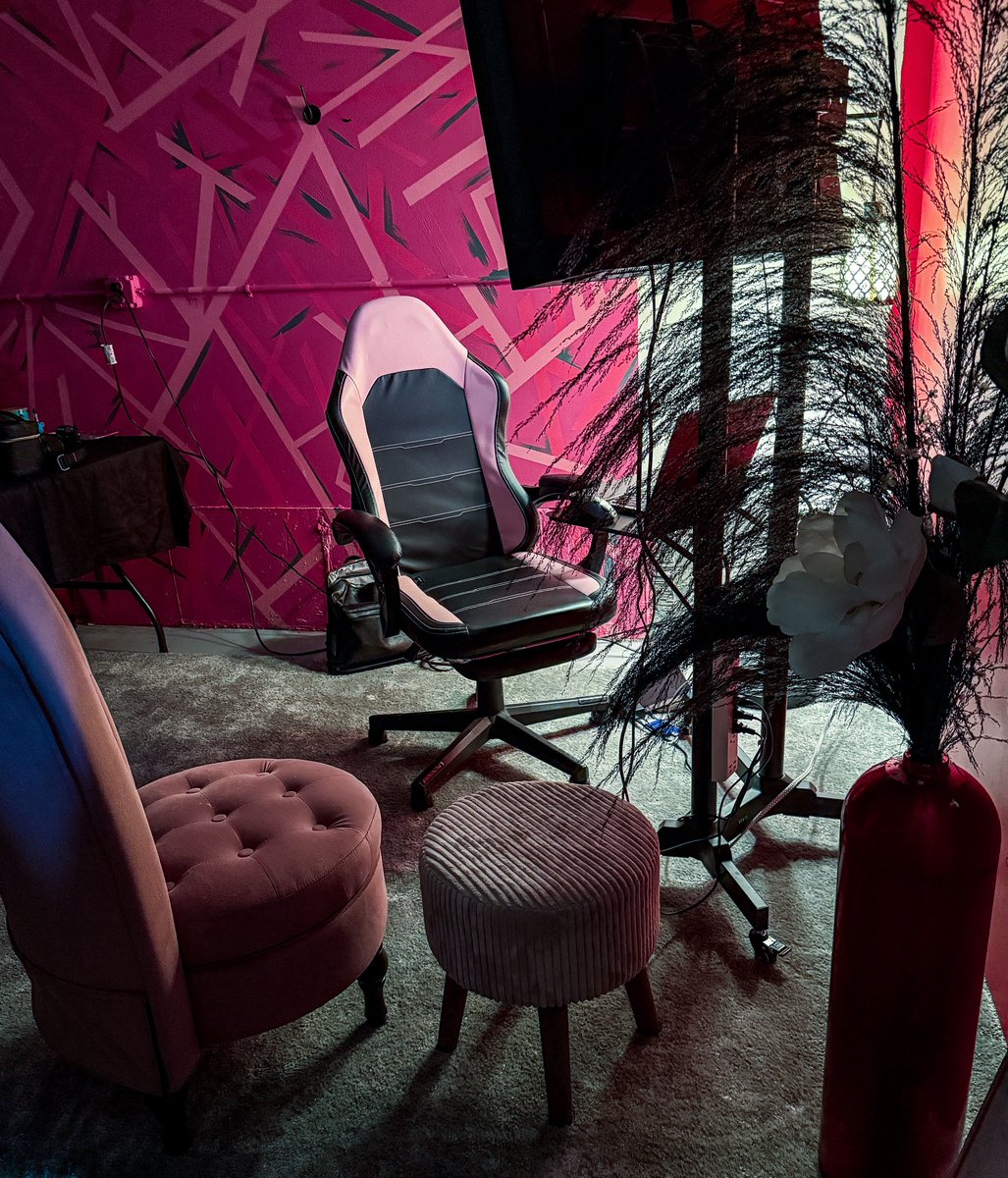 This big thing happened this week, were i became a professional photographer in a studio! I am so excited to keep on learning and share my love with so many people!