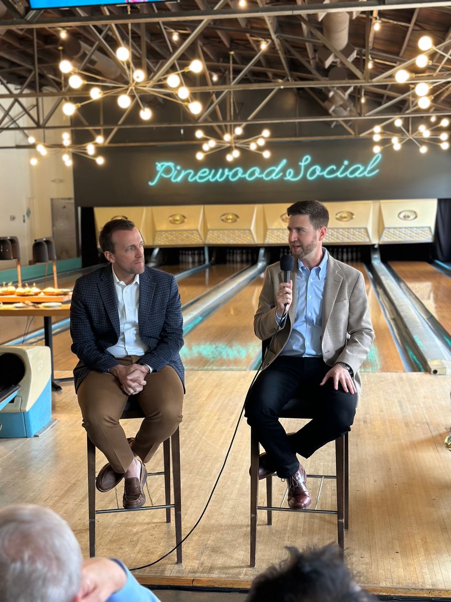 ThirdPersonCo's tweet image. Third Person Founder and CEO Matt Hertz @mattahertz spoke at an event for the Nashville Entrepreneur Center earlier this week! He's pictured here with EC CEO Sam Davidson at Pinewood Social. #NashvilleEntrepreneurs #NashvilleEC #Entrepreneurs #Logistics #3PL #ThirdPartyLogistics