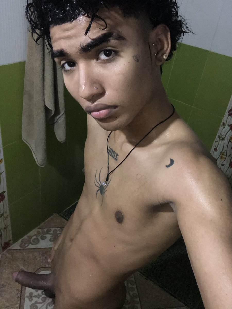erickjh_01's tweet photo. Ven a bañarte conmigo😏#x https://t.co/sQ4VMmgRil