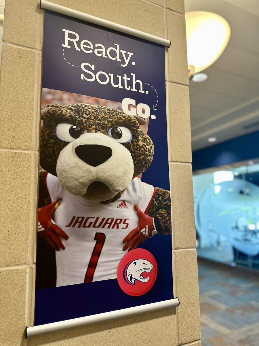 SA_StuAffairs's tweet photo. The heart of campus just got a cool upgrade…new pole banners are now up throughout the Student Center! These bold visuals proudly show off our Jaguar spirit and, more importantly, spotlight the true stars at the University of South Alabama: our students. Go Jags! #ReadySouthGo🐾 https://t.co/yA6ehoSxNC