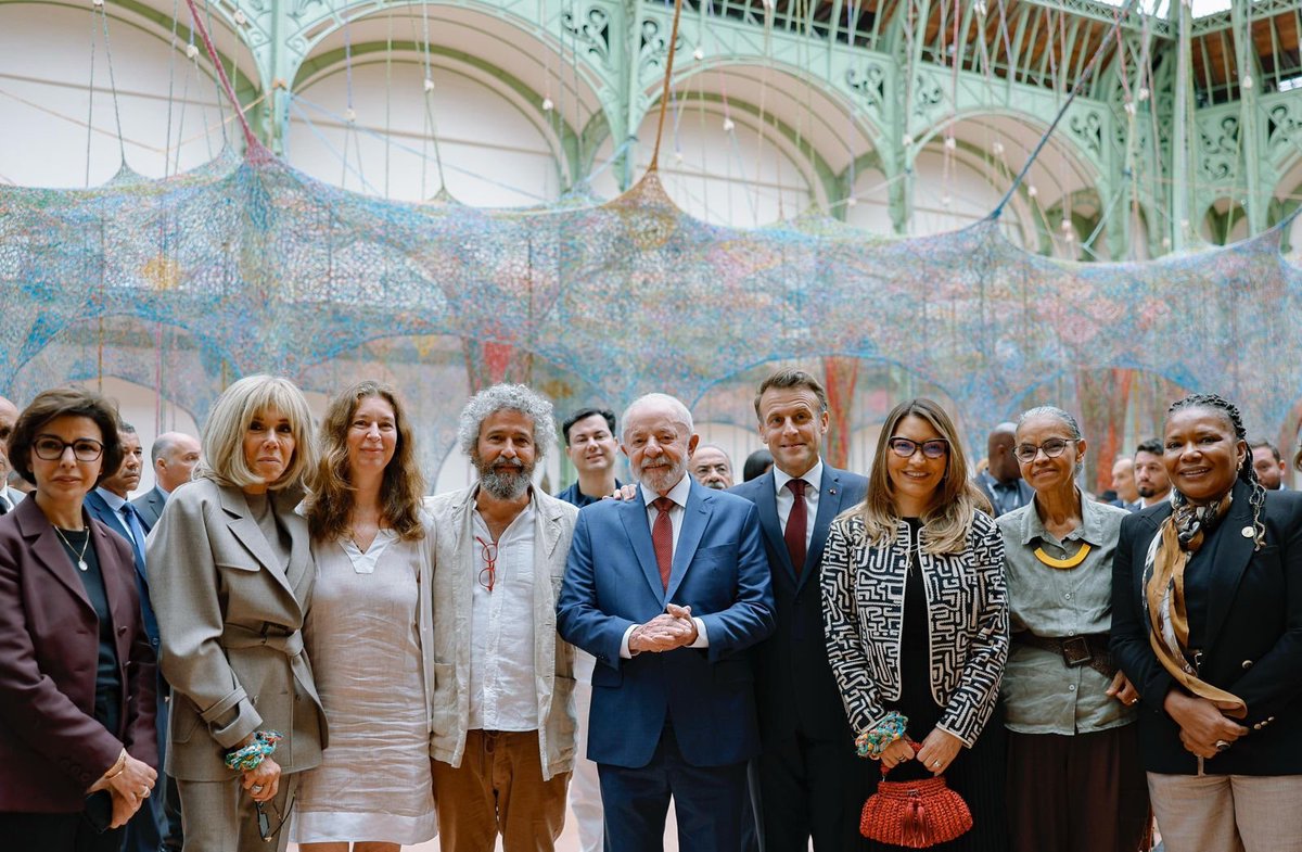 Neste ano estamos exportando para a França o que considero uma das maiores riquezas da nação brasileira: a nossa cultura. Após um acordo firmado por mim e pelo presidente <a href="/EmmanuelMacron/">Emmanuel Macron</a> em 2023, ficou determinado que 2025 seria o Ano Cultural Brasil-França, em celebração aos 200