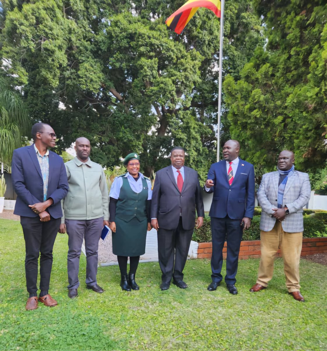 Amb. Paul Amoru (@amorupaul) on Twitter photo Last evening, President <a href="/CyrilRamaphosa/">Cyril Ramaphosa 🇿🇦</a> hosted Uganda's Special Envoy, General Kahinda Otafiire and reaffirmed South Africa's commitment to Pan-African unity and regional integration. The meeting was also attended by Minister of International Relations and Cooperation Last evening, President <a href="/CyrilRamaphosa/">Cyril Ramaphosa 🇿🇦</a> hosted Uganda's Special Envoy, General Kahinda Otafiire and reaffirmed South Africa's commitment to Pan-African unity and regional integration. The meeting was also attended by Minister of International Relations and Cooperation