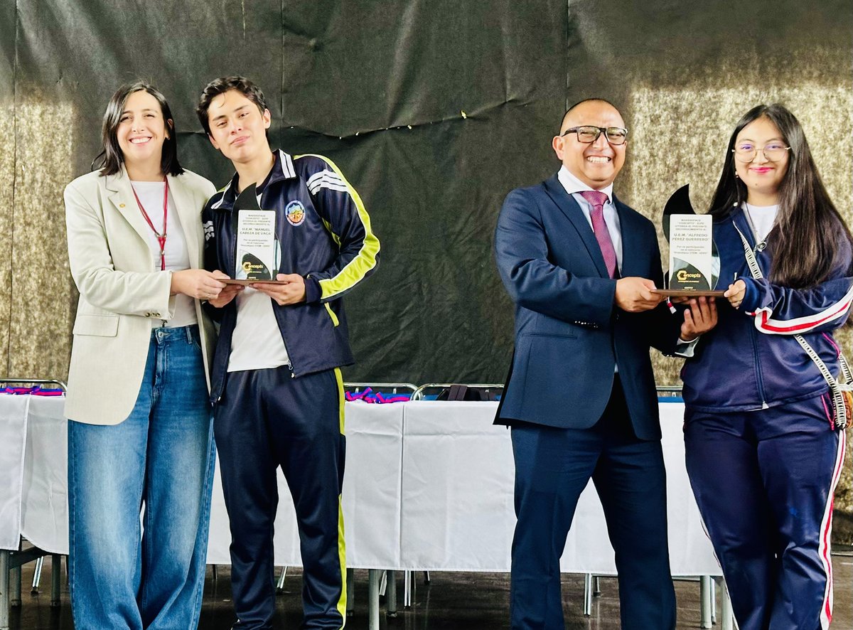 🚀 ¡La innovación se encendió en el Festival de Robótica! 🤖

🎒Estudiantes de distintas Unidades Educativas Municipales participaron en esta jornada, poniendo en práctica los conocimientos adquiridos en #STEM, a través del diseño y manejo de prototipos robóticos.

El evento fue