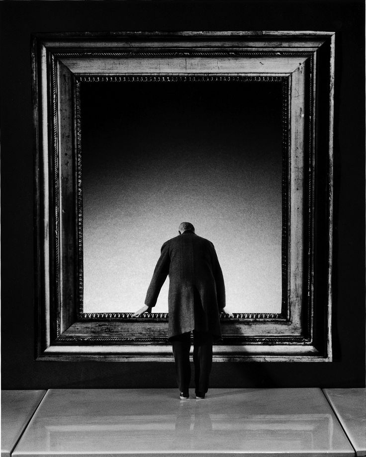 "La verdadera sabiduría radica en reconocer nuestras propias limitaciones".
Thomas Mann 
📷Gilbert Garcin