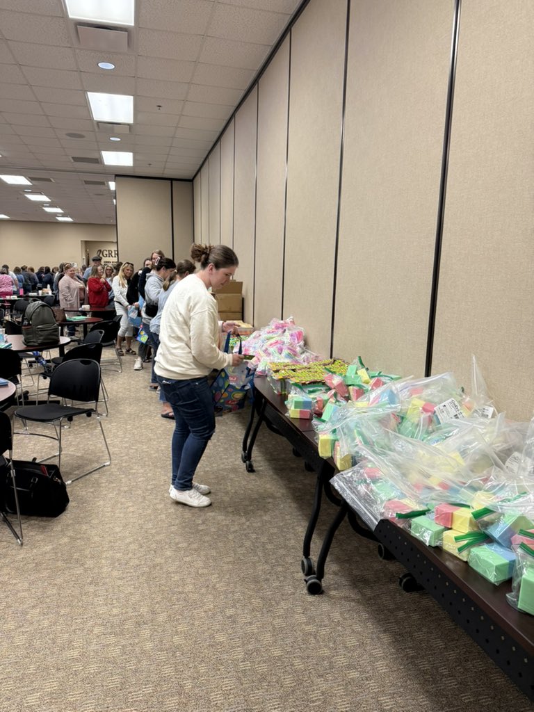 SherlynBratcher's tweet image. Great day learning 1-2-3 Reset: A Trauma-Sensitive Guide to Behavioral Intervention. Participants left with the 8-week intervention book, a wobble seat, book, fidgets, sand timers, hand therapy sponges, hoberman sphere, sensory discs, chair bands, and a weighted animal! @GRRECKY