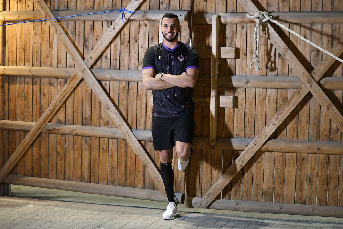 ALHADA_CLUB's tweet photo. 📄✍️ العقيد "#عبدالله_حماد".. يجدد عقده حتى 2028 .. القائد الذهبي مستمر 💜 https://t.co/0f58XHEhlq