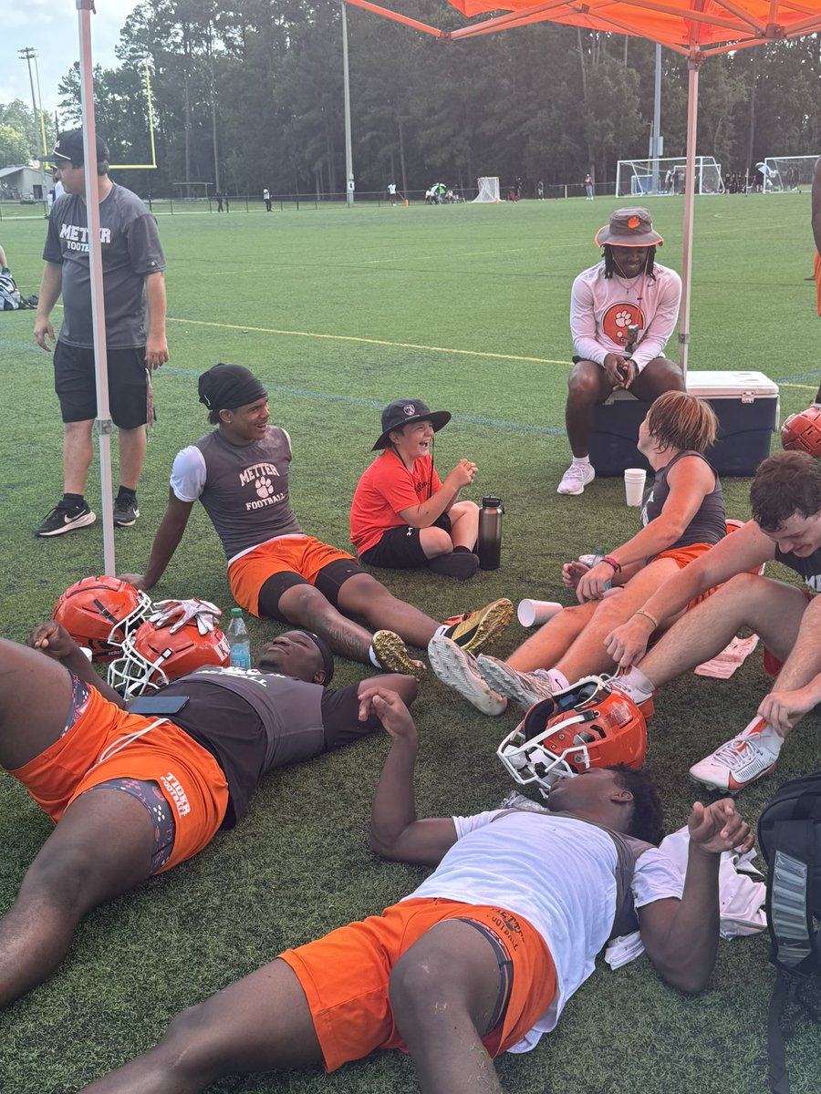 Great finish to the week for the Metter Tigers going 5-1 in the 7v7 tournament today! We got after it all week in the Iron Jungle and on the field for Speed/Agility and it showed today in competition! Also can’t beat pics like the one 👇 #JustWork #WeDontCramp