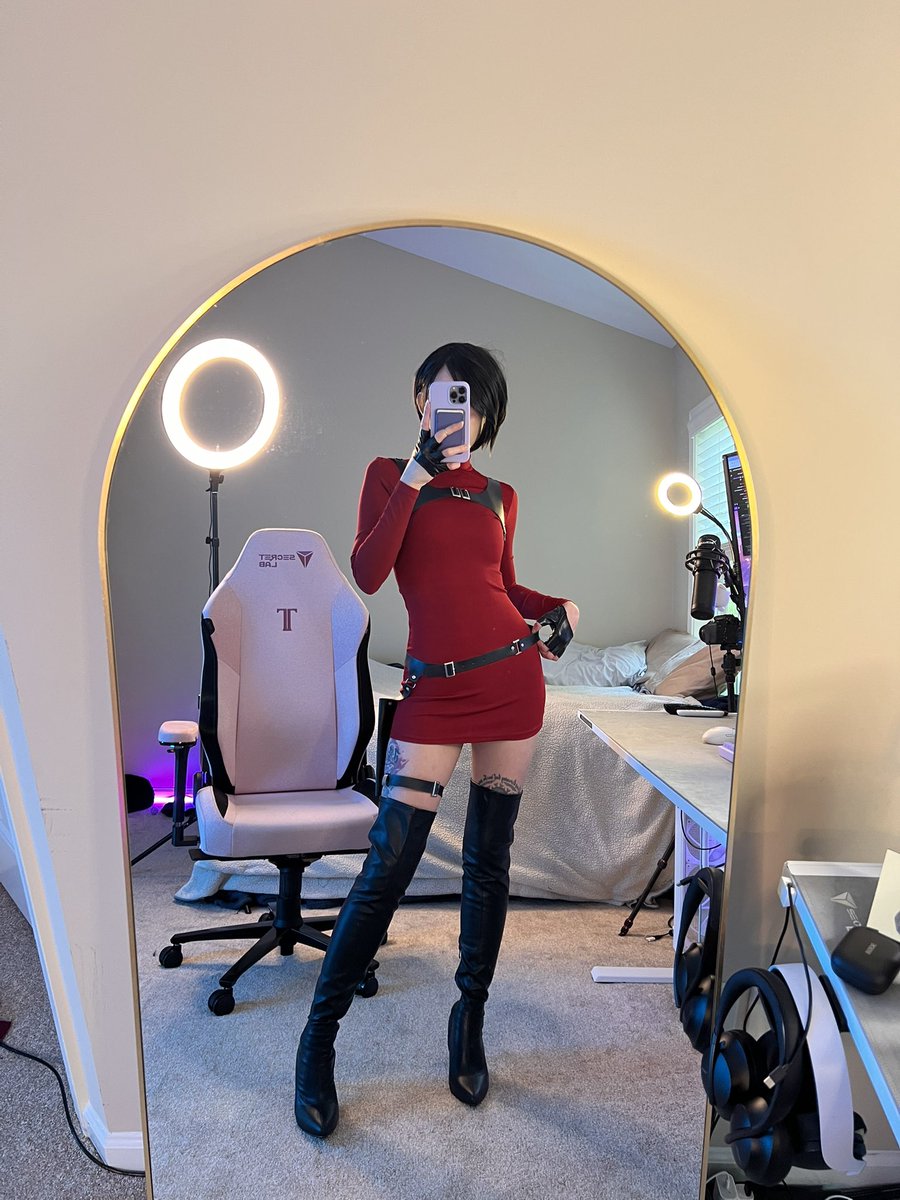 NoEngrishPlease's tweet image. Twitch.tv/NoEngrishPlease

Guess the character. Live now 🚨