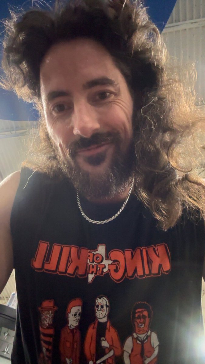 Gym fit with the wild hair 😜