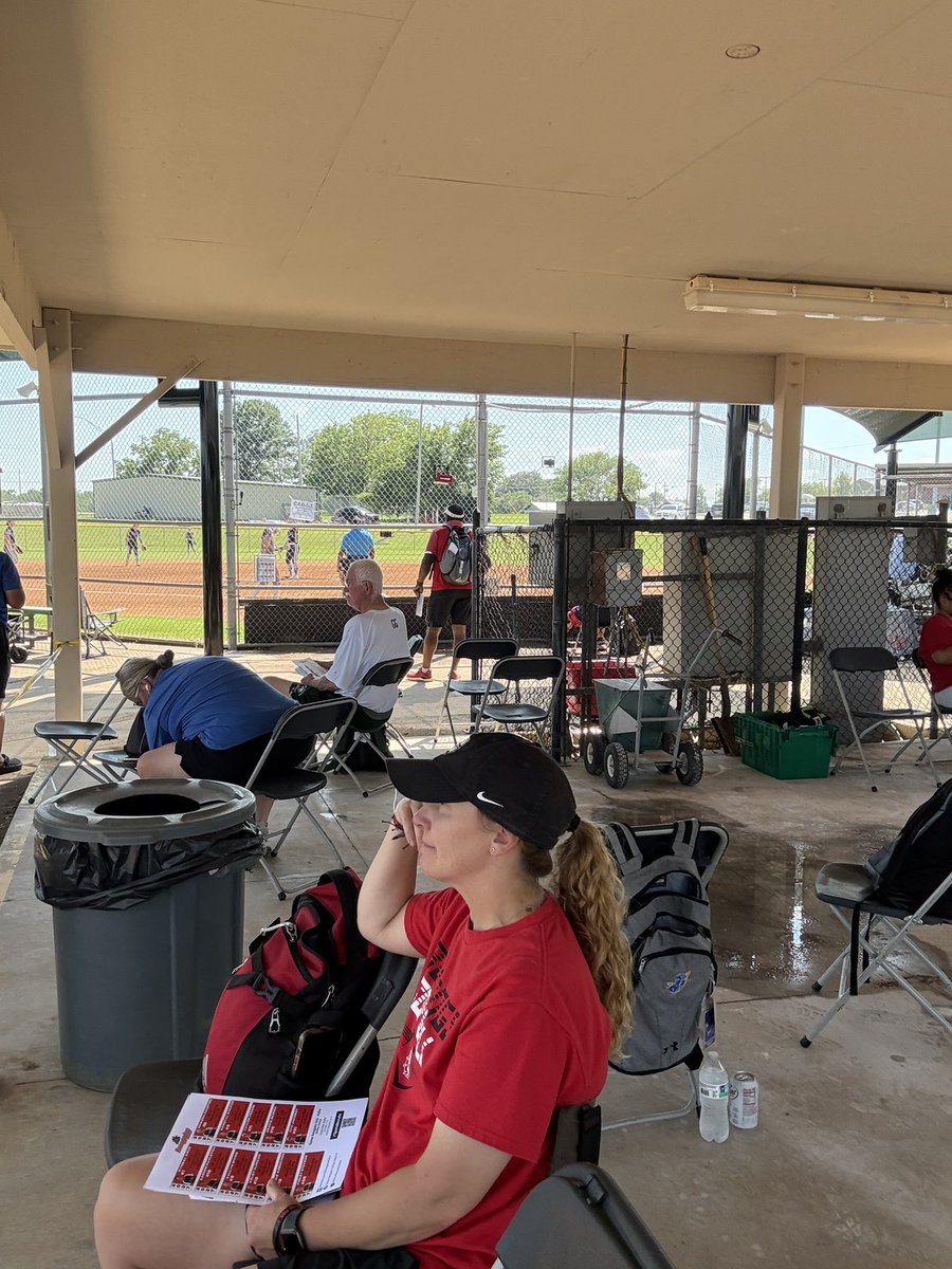 After a long rain delay we are finally watching 🥎 <a href="/TulsaElite/">Tulsa Elite Sports</a> Sports