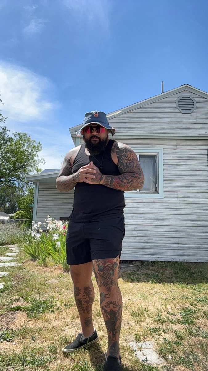 Satansfinest_'s tweet photo. Weeds hate to see me coming https://t.co/0cRY3rLbk5