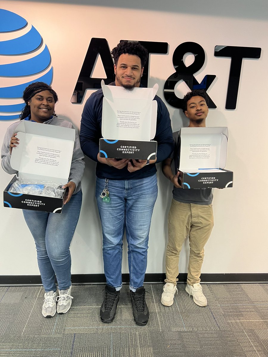 Let’s GOOOO 🔥🔥🔥🔥 We shoot for connectivity status over here at MVille! Team almost completely certified! 🎉🥳 <a href="/moneymelanie/">Melanie K</a> <a href="/MrCoreyA/">Corey Alston</a> <a href="/ThePHamilyMAS/">The PHamily</a> #LifeatATT