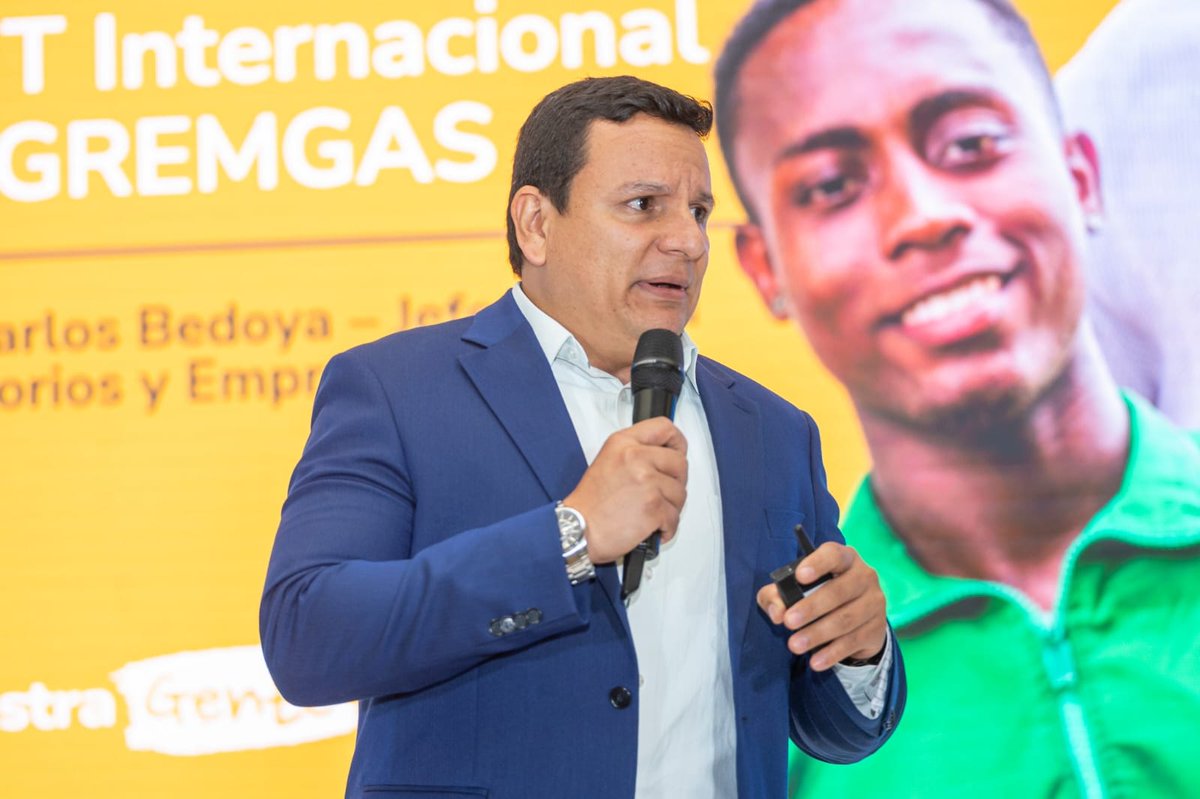 MinEnergiaCo's tweet photo. Nuestro jefe de la Oficina de Asuntos Regulatorios y Empresariales (OARE), @juanbedoya2005, participó en el Cuarto #SummitGLP en Barranquilla, organizado por @AgremgasG. Allí destacó el rol del Gas Licuado de Petróleo (GLP) como energético del país, subrayando que:

✅ El GLP, por su versatilidad y fácil transporte, permite llevar energía a la Colombia profunda, donde otras fuentes aún no son viables.

✅ Desde el @MinEnergiaCo, apalancamos programas de sustitución del uso de la leña y carbón para superar la barrera de pobreza energética y mejorar la calidad de vida de las y los usuarios.

✅ Trabajamos para asegurar el abastecimiento, la confiabilidad y la continuidad de la cadena de suministro.