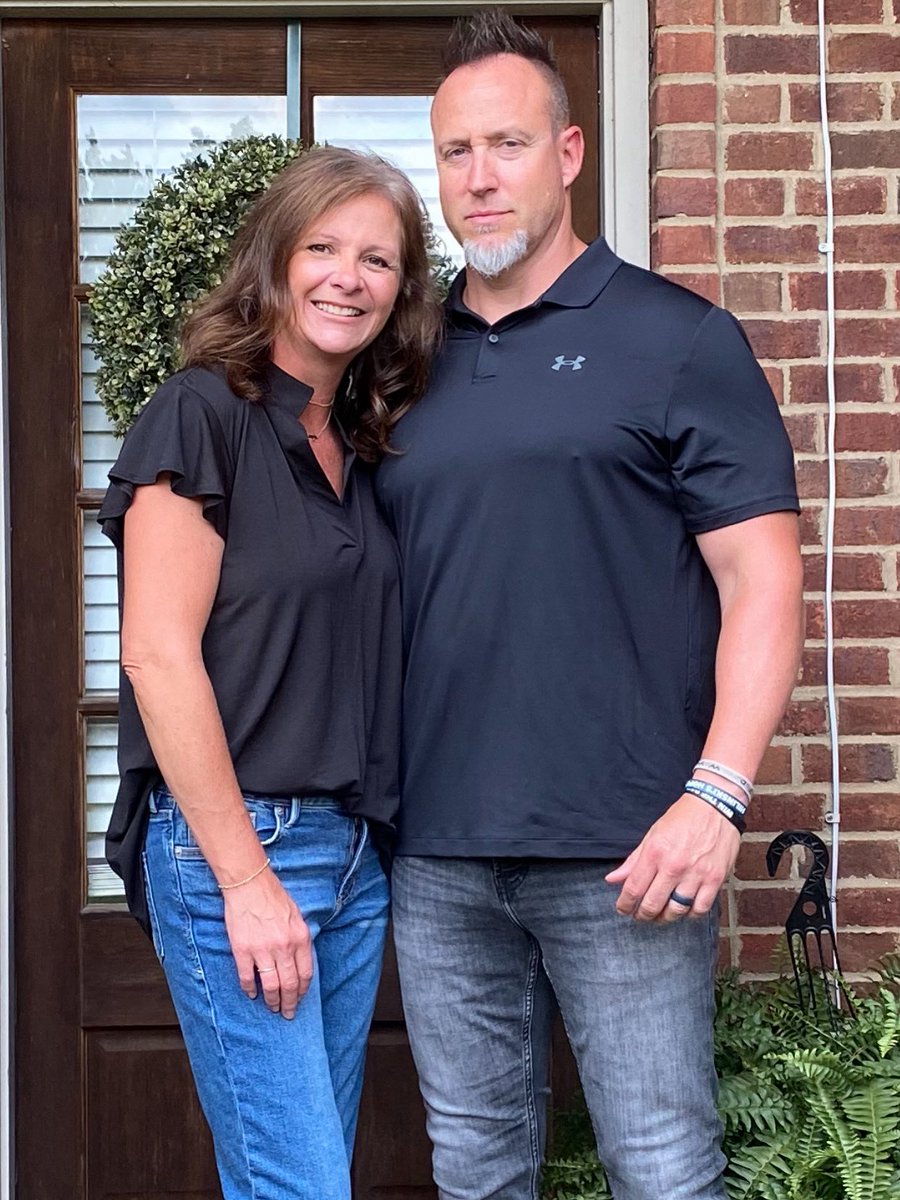 Strengthzilla's tweet image. 22 years today!  Happy Anniversary babe, love you now and forever!