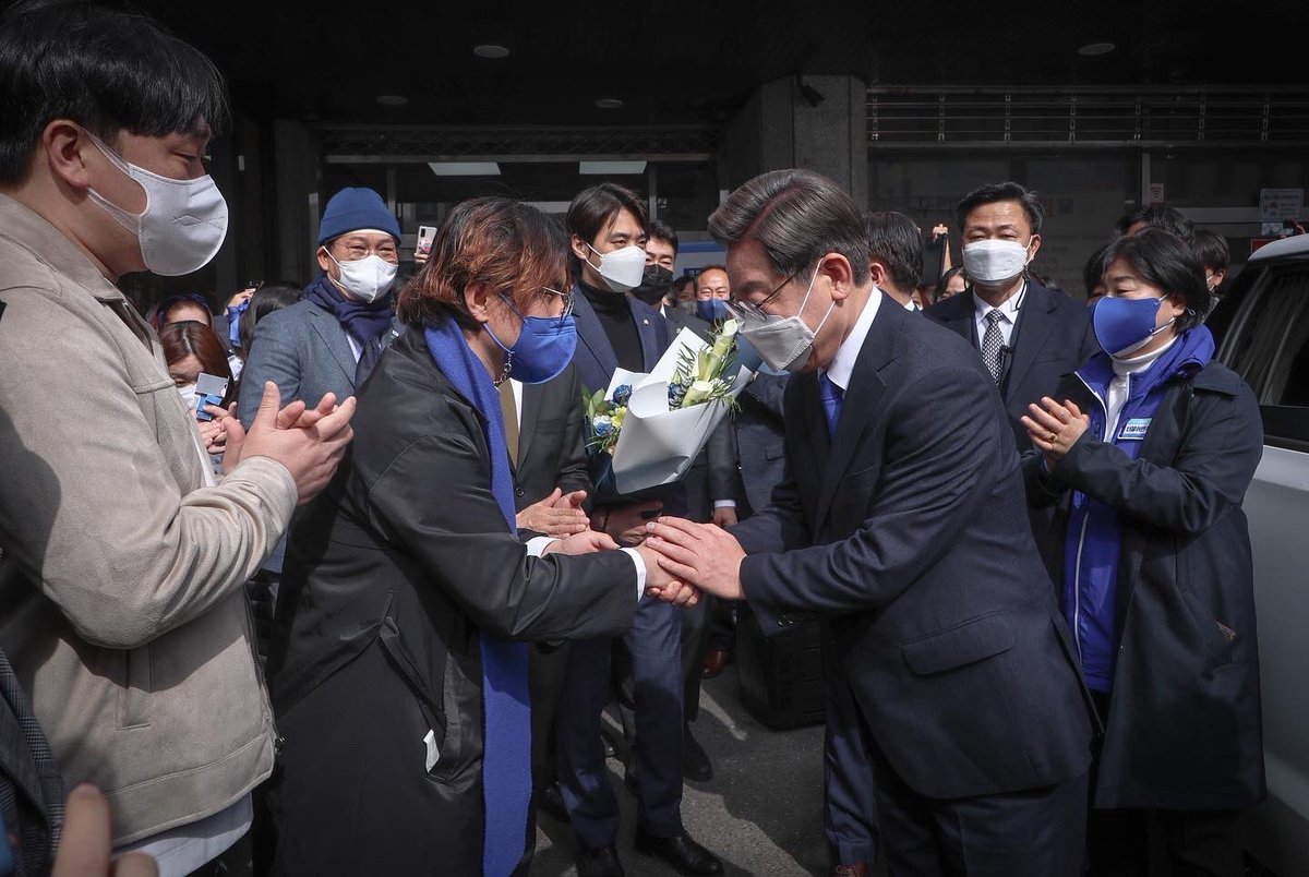 이재명 대통령님 당선을 진심으로 축하드립니다.

진짜 대한민국을 잘 부탁드립니다.

마지막으로 파이팅 입니다. *^_^*