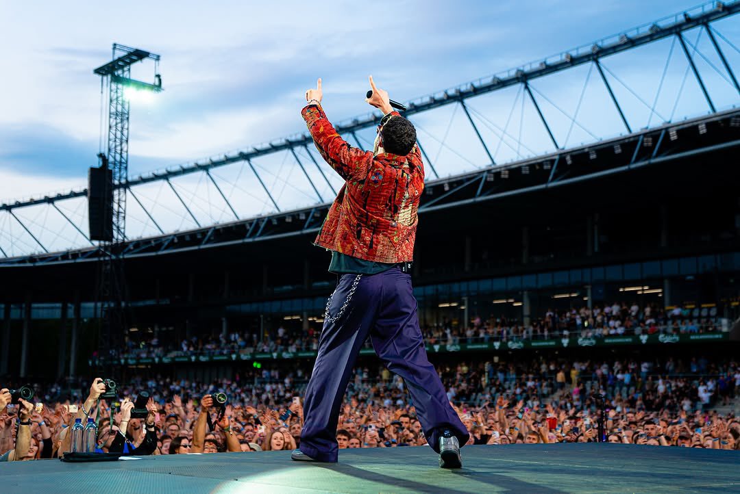 timberflame's tweet photo. Justin Timberlake in Kaunas, Lithuania 🇱🇹 
#JTLive25 

📸 dgstadionas https://t.co/lZc50ynlXe