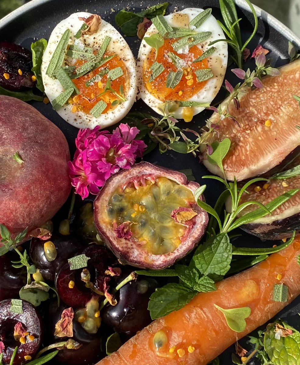 crystallisedfig's tweet image. Colourful plate to celebrate surviving this far through exam season