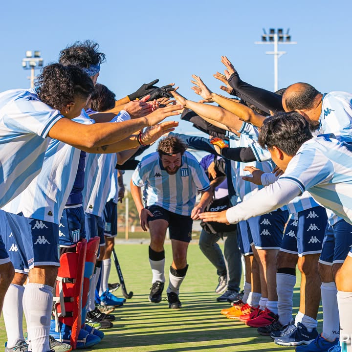 ¡Buen viaje, Rainer querido!
Te esperamos a la vuelta para seguir disfrutando juntos.
Racing es tu casa🩵🇳🇱