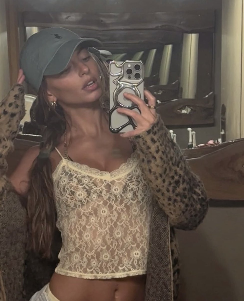 TicklezYou's tweet image. Adornments are amazing.