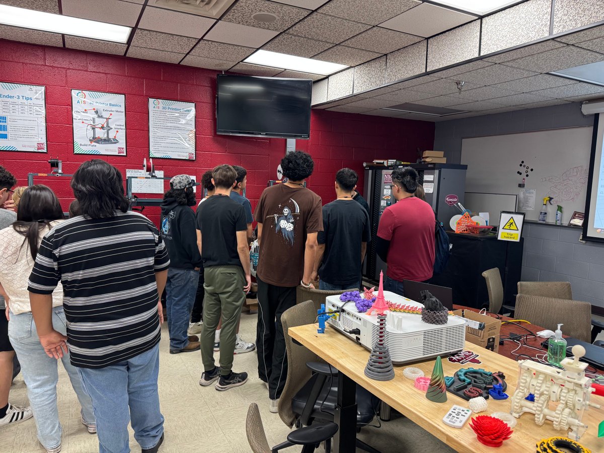 PSLNMState's tweet image. On Day 5 of STEM Mavericks, students explored the world of 3D printing with an engaging tour of NMSU’s AIS shop, where they learned firsthand how this cutting-edge technology is used.@dodcdao @LCPSnet @NMSU_engineer @gadsdenisd_NM