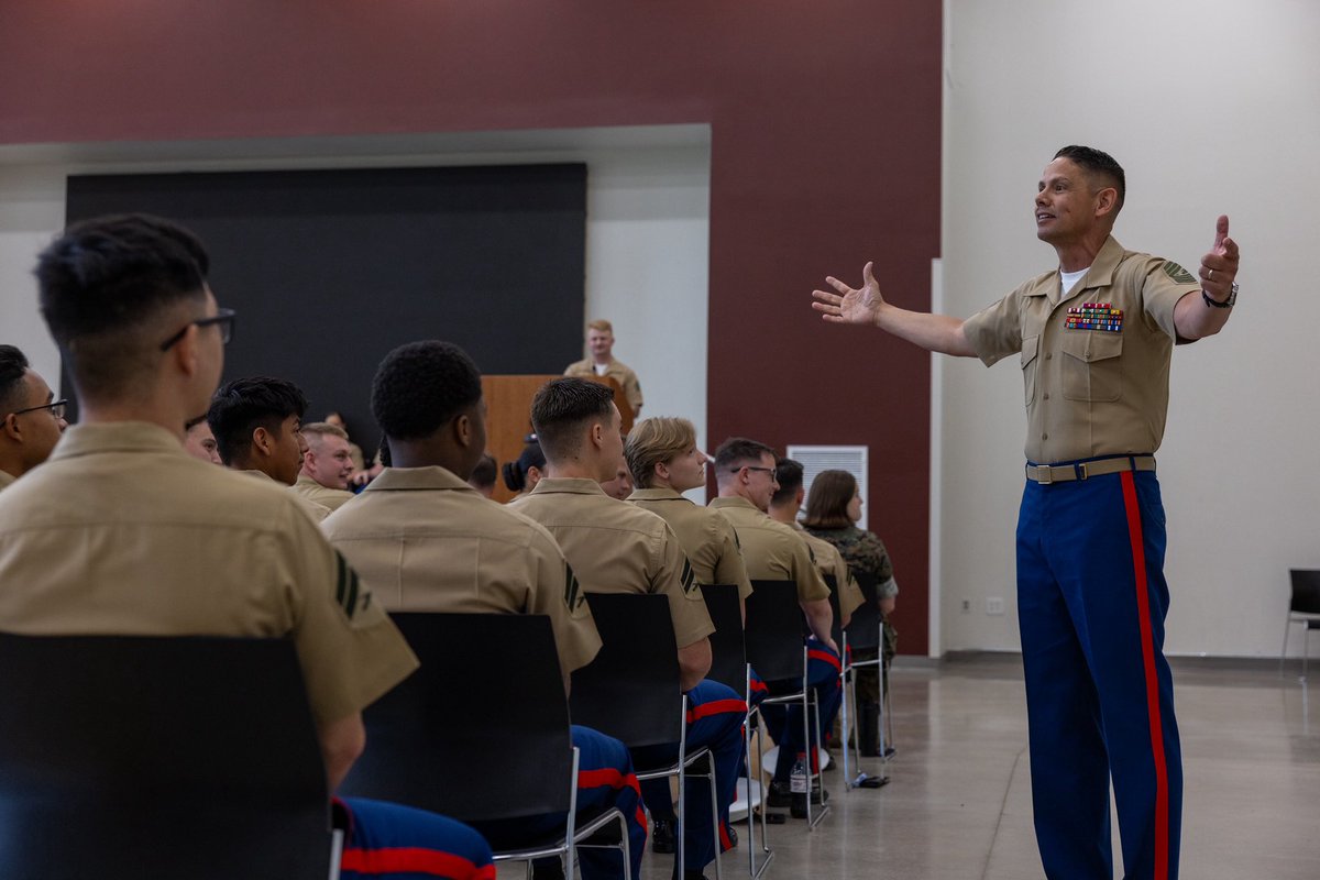 USMCSgtMaj's tweet image. I had the privilege of spending quality time with the #Marines of @camp_lejeune. From speaking at a Corporals Course graduation, to engaging with senior leaders of @iimefmarines, it was a great opportunity to witness firsthand the #readiness and #capabilities of our force. #USMC