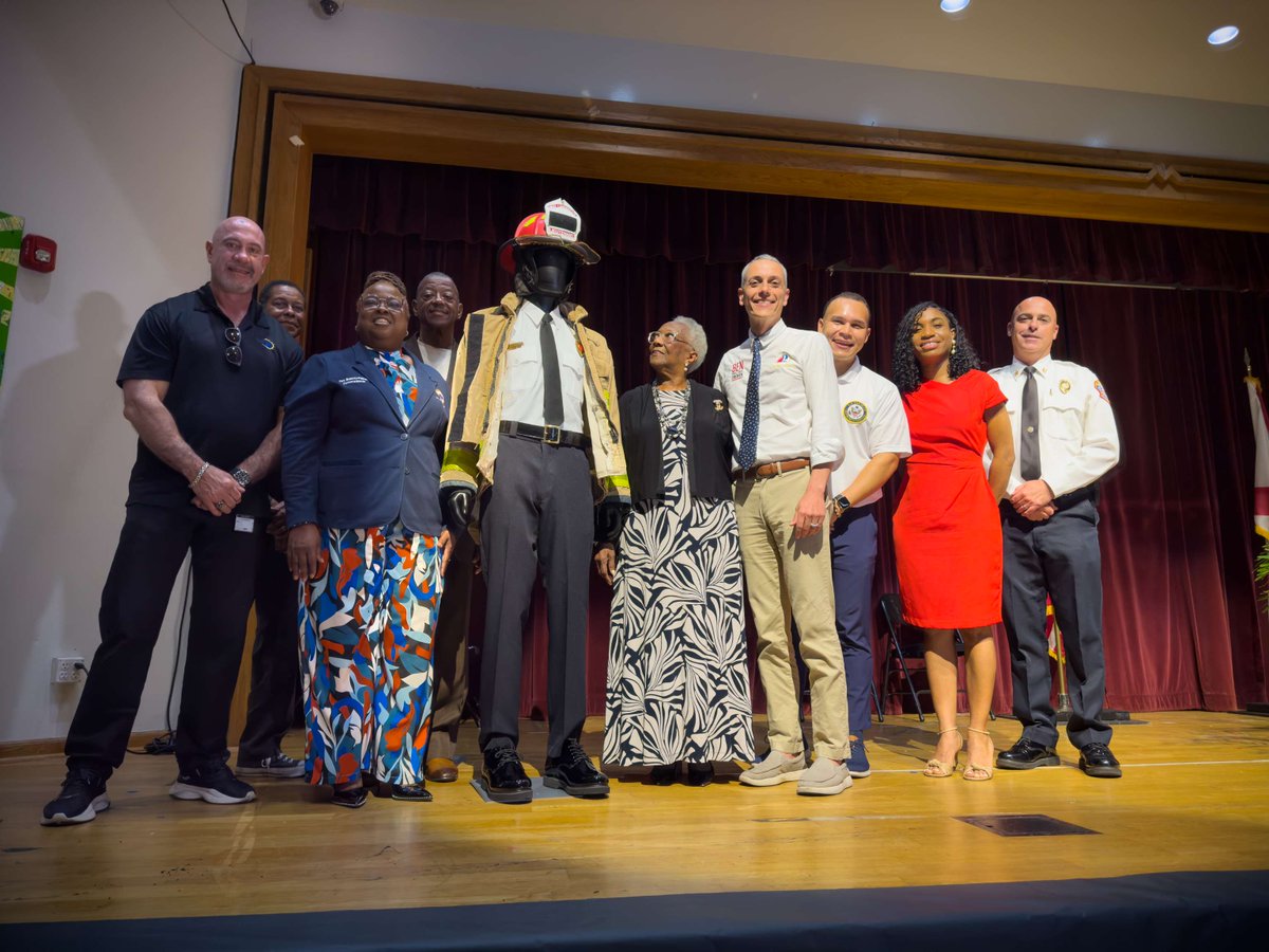 FTLCityNews's tweet photo. In 1970, Bobby G. Glenn became the first Black firefighter in FTL &amp; Broward County. 🔥
He served 22 years with #TeamFTL, retiring as a lieutenant in 1992.
Today, we unveiled a permanent exhibit, cementing his legacy in FTL’s history.
📍 Old Dillard Museum
🏷️ @flfr411 https://t.co/uuowRzFNpR