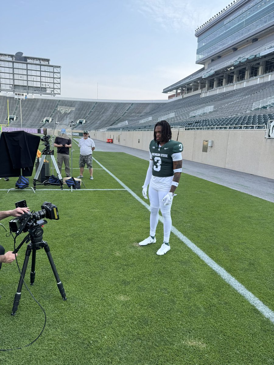 SemajBridgeman7's tweet image. show dat boy some love spartan nation 💚🤍 #GoGreen @chucky33333333